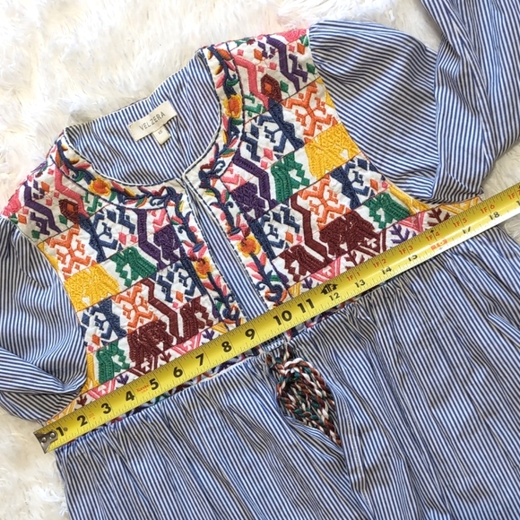 🔴SALE! Velzera Rainbow Embroidered Striped Oversized Tie Front Top Size XS - Picture 10 of 11